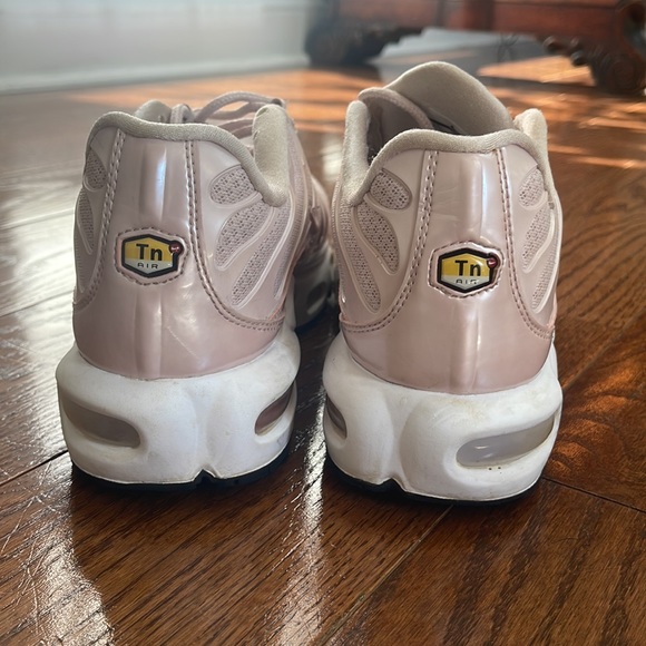 Nike sneakers - Picture 2 of 4